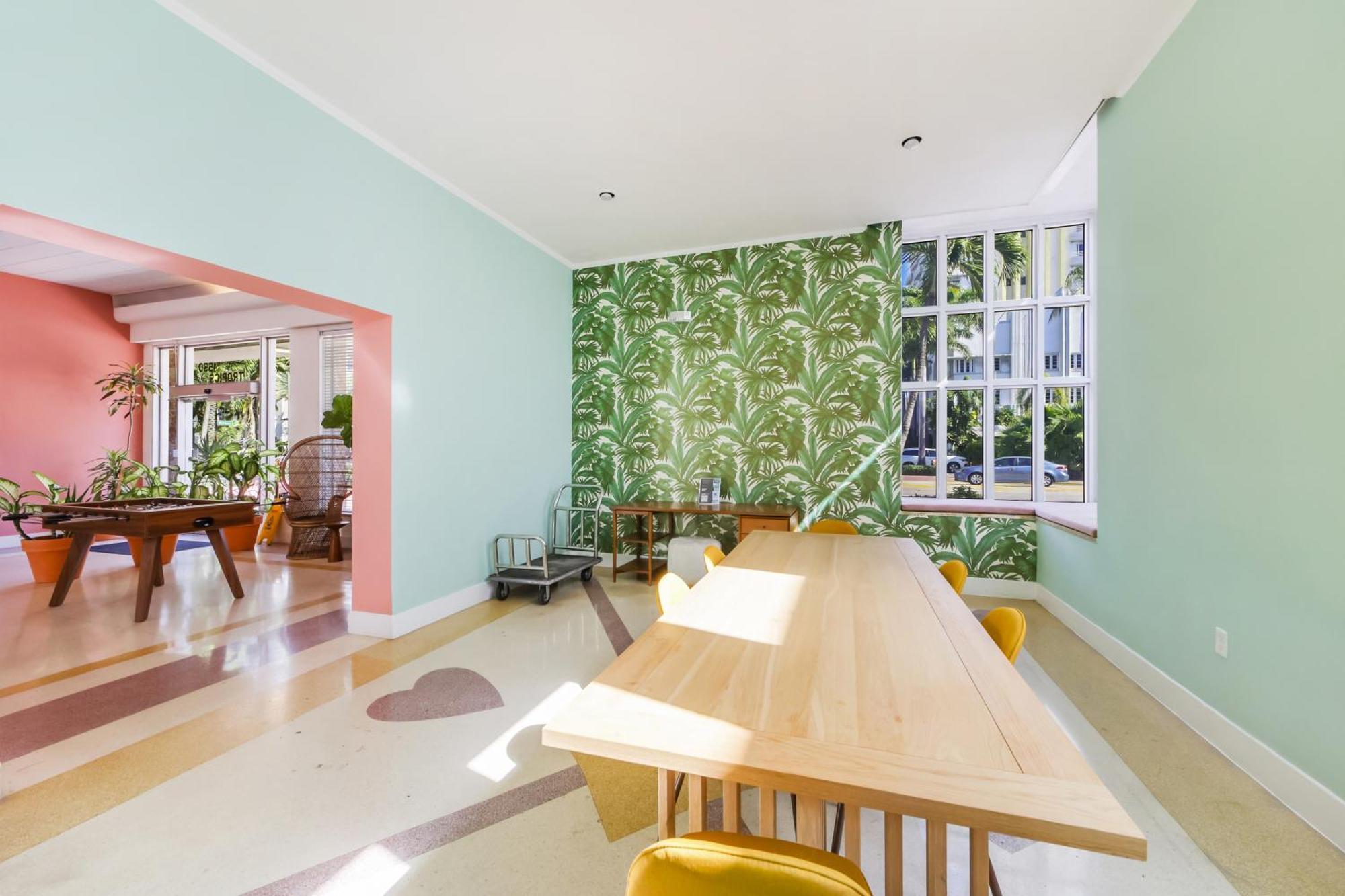 Tropics Hotel マイアミビーチ エクステリア 写真